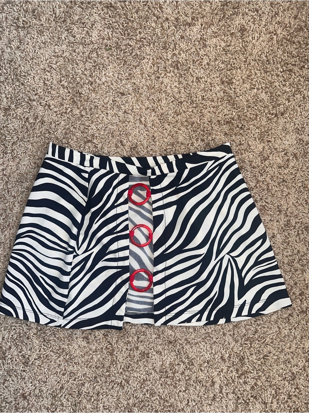 Zebra-Print Circle Accent mini Skirt in Black and White- Medium
